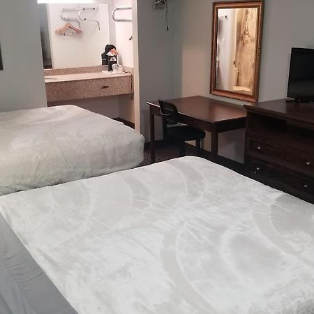 Hotel 2 Queen Beds Hotel Room 220 Booking Stillwater Buitenkant foto