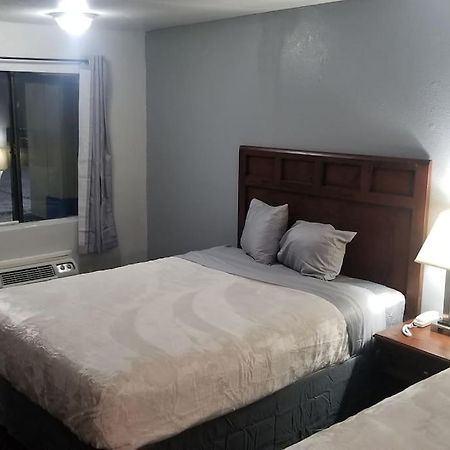 Hotel 2 Queen Beds Hotel Room 220 Booking Stillwater Buitenkant foto